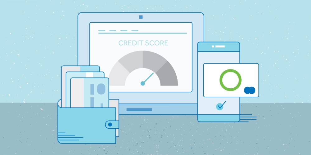 An illustration of balance transfer. From left to right: a wallet with 3 credit cards, a tablet computer showing an evaluation of the credit score to be quite good (about 75% of the highest score), a Servus Mastercard placed in front of a mobile phone showing a checkmark.